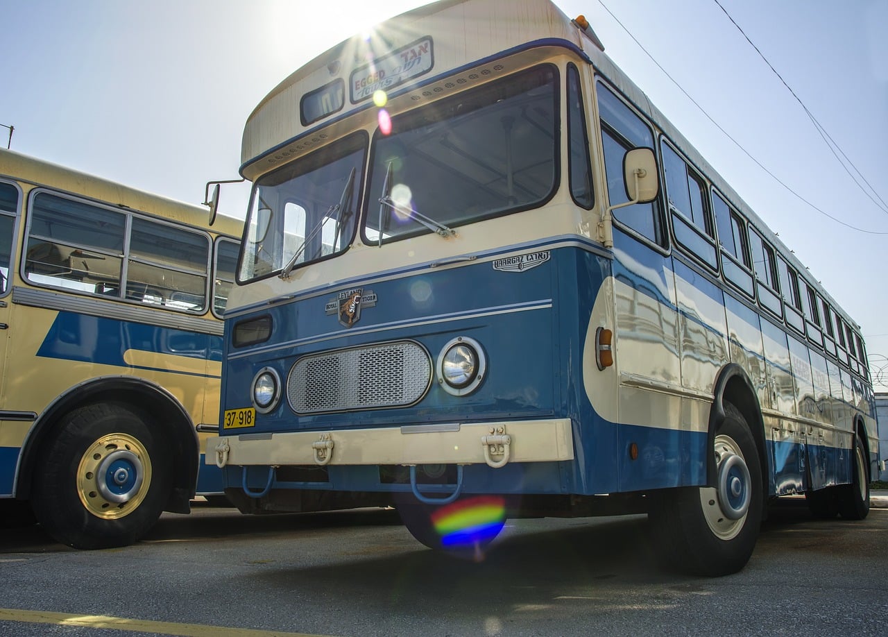 Bus 381019 1280